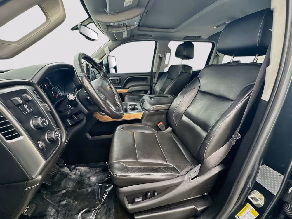 2019 Chevrolet Silverado 3500HD LTZ Crew Cab Image 11