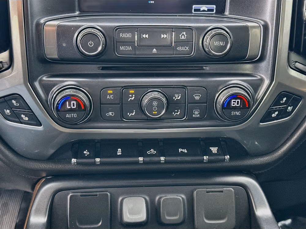 2019 Chevrolet Silverado 3500HD LTZ Crew Cab Image 17