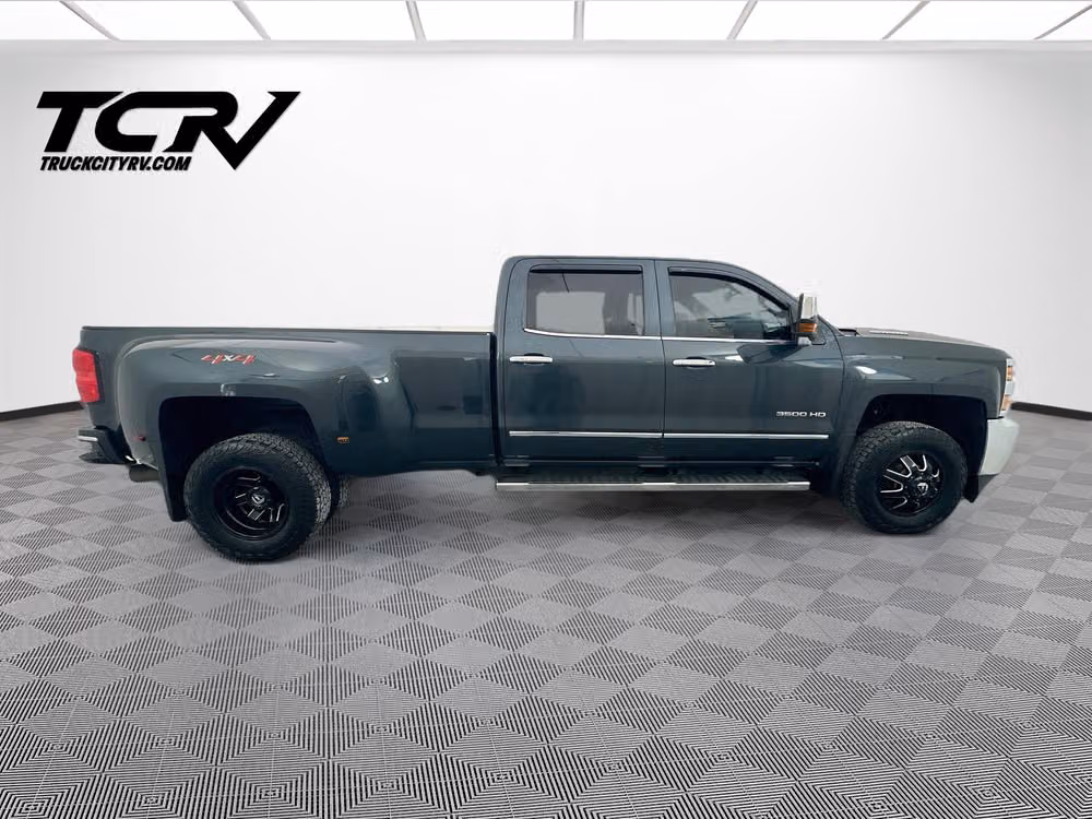 2019 Chevrolet Silverado 3500HD LTZ Crew Cab Image 8