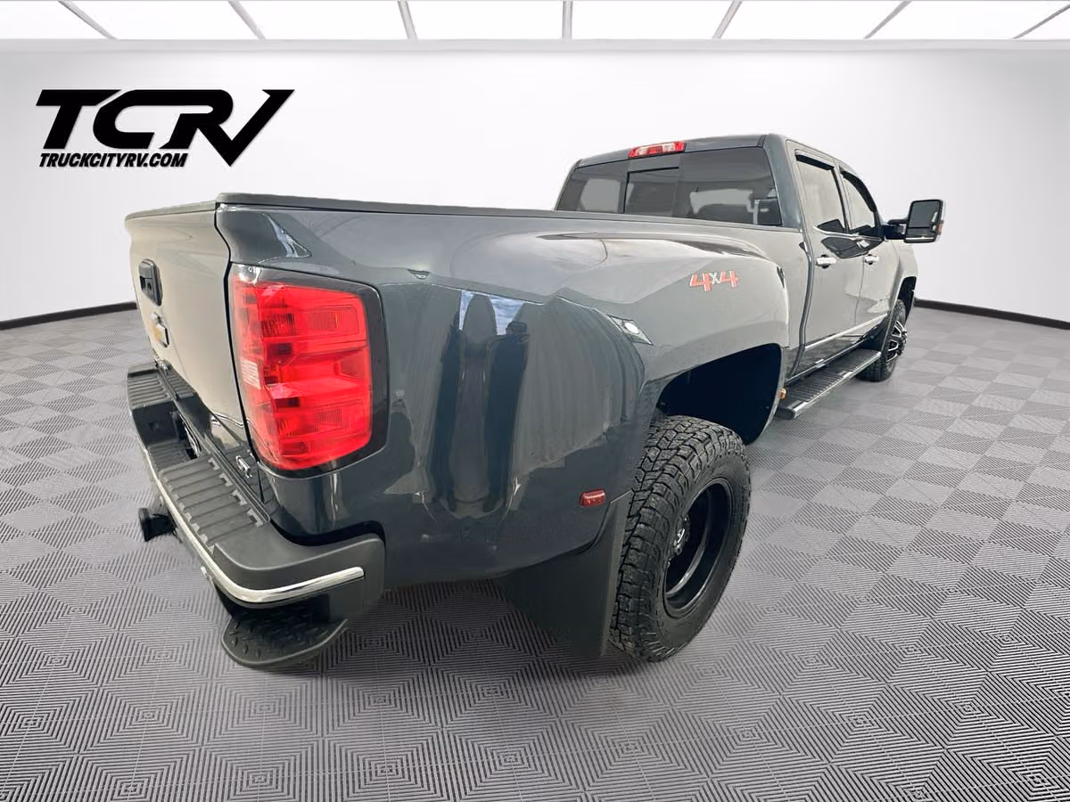 2019 Chevrolet Silverado 3500HD LTZ Crew Cab Image 7