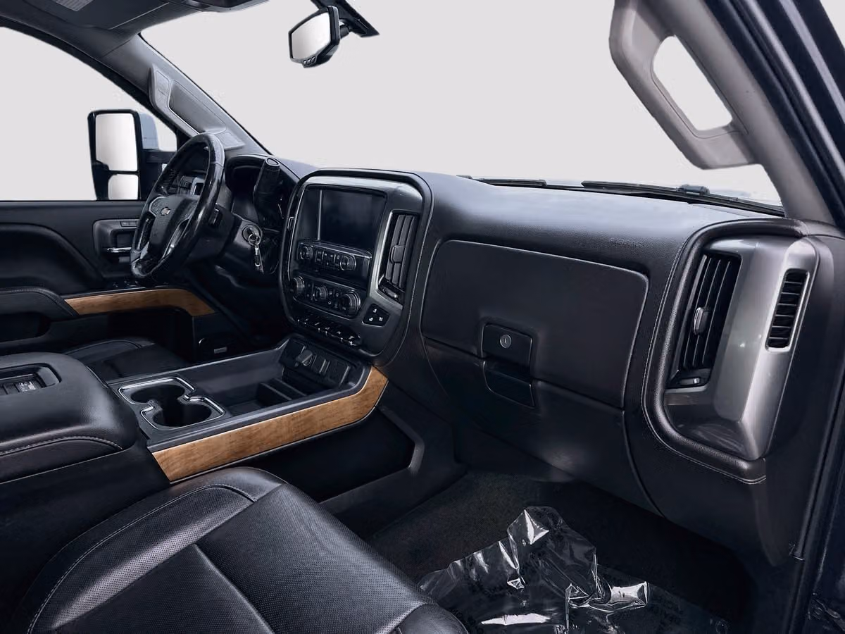 2019 Chevrolet Silverado 3500HD LTZ Crew Cab Image 27