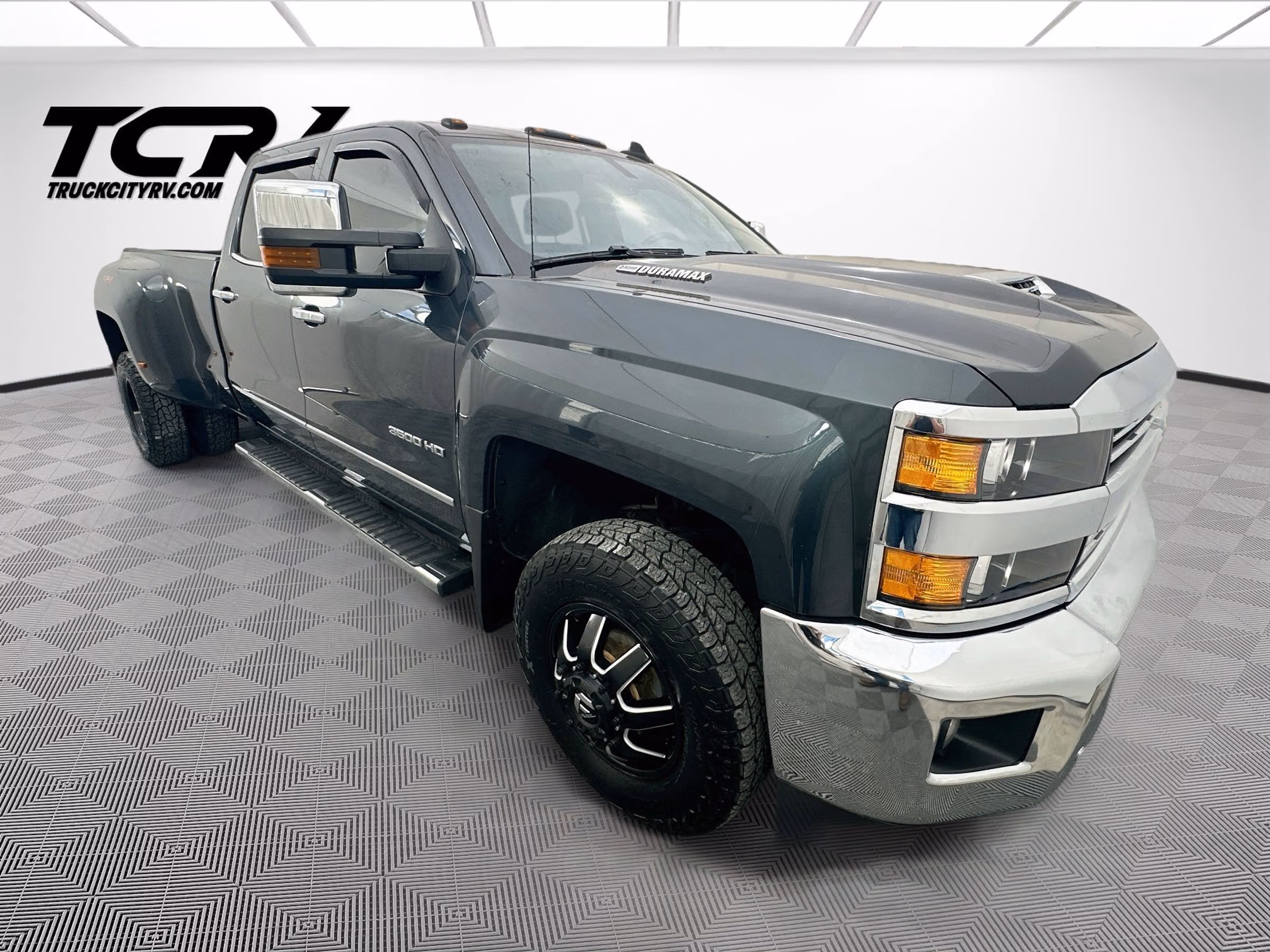 2019 Chevrolet Silverado 3500HD LTZ Crew Cab Image 1
