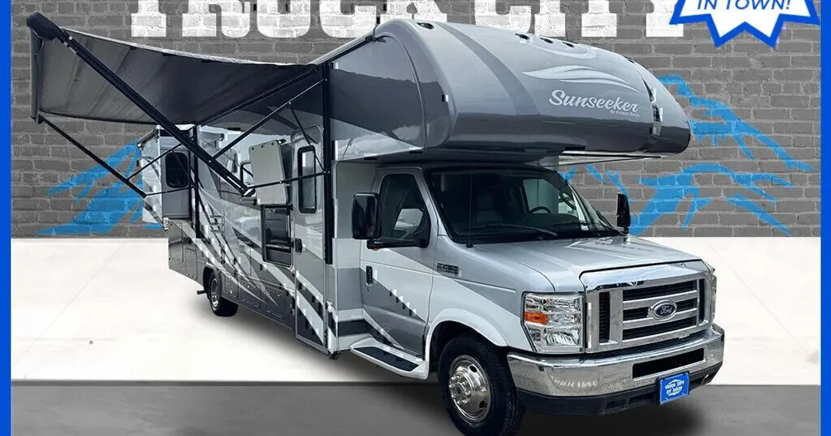 2018 Forest River Sunseeker 32ft Class A Motorhome 2 Slides - Truck City RV