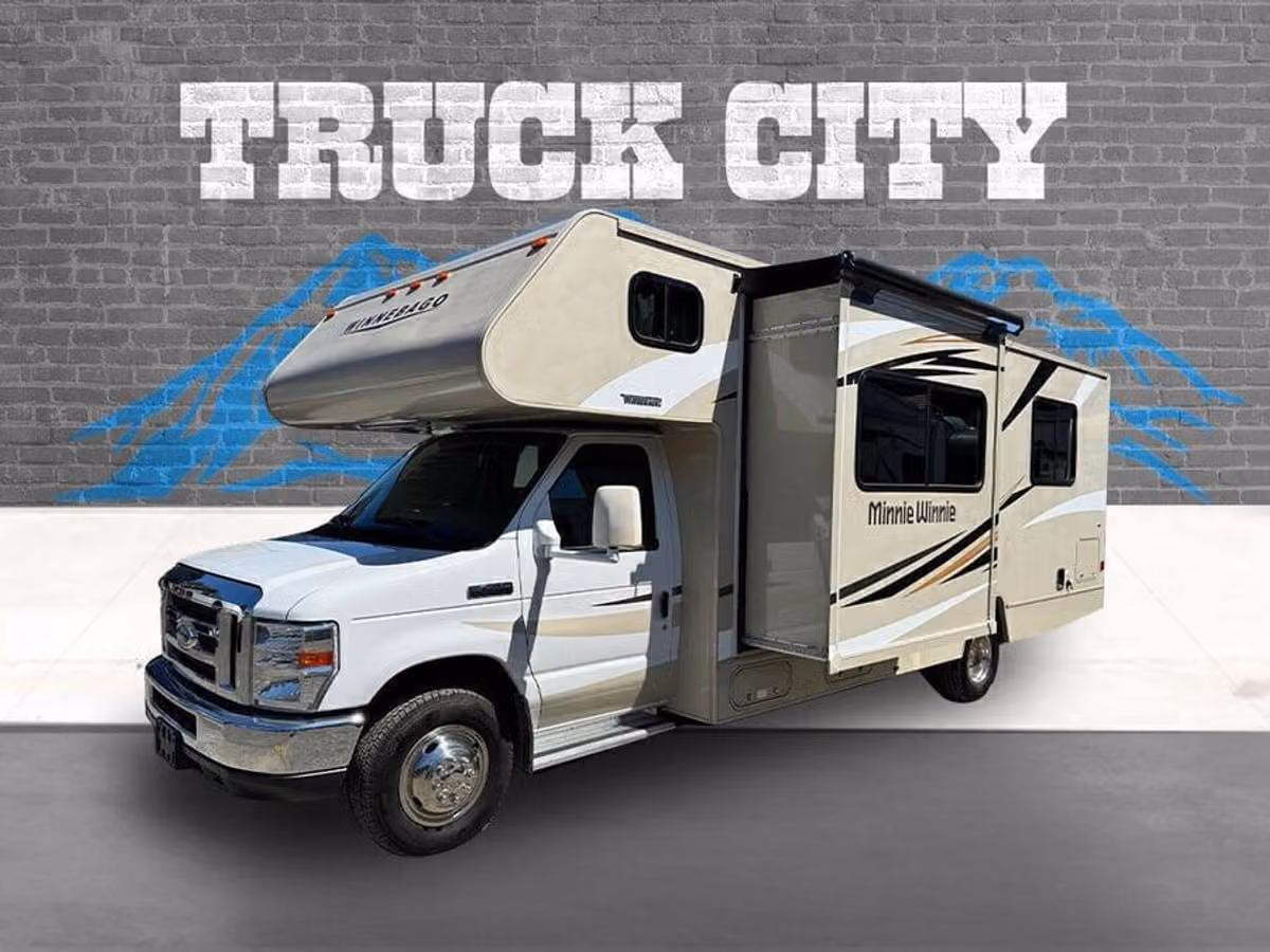 2016 Winnebago Minnie Winnie 28ft Class C Motorhome Slide Out Image 6