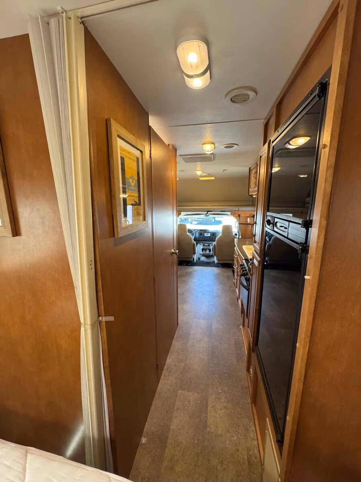 2016 Winnebago Minnie Winnie 28ft Class C Motorhome Slide Out Image 16