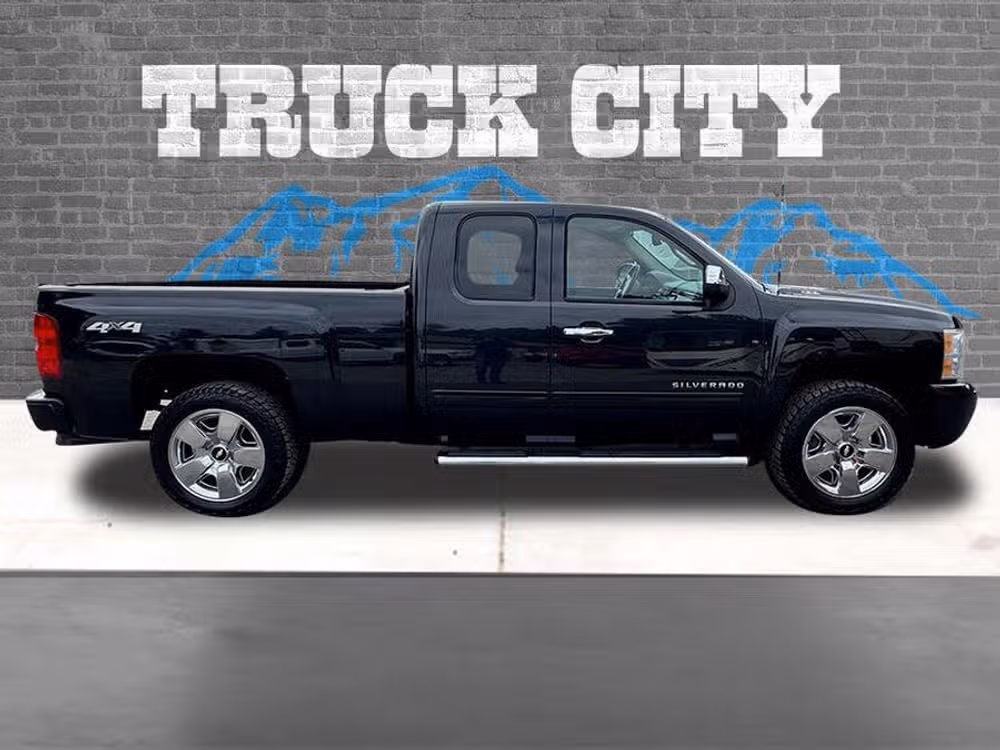 2010 Chevrolet Silverado 1500 LTZ Ext Cab 6.2 V8 4x4 Image 2