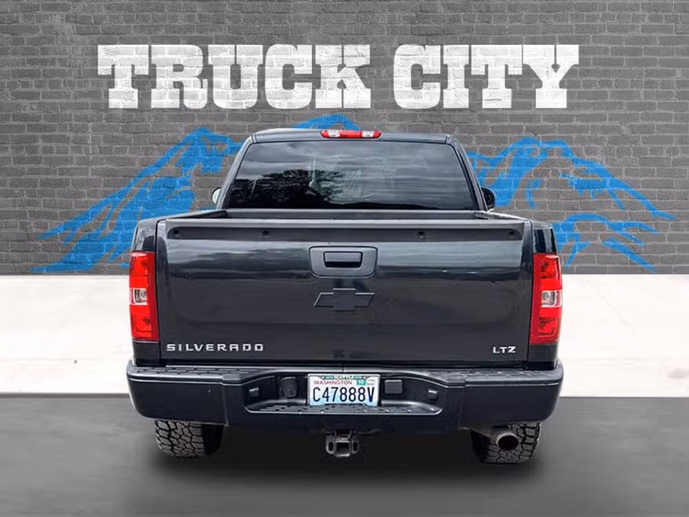 2010 Chevrolet Silverado 1500 LTZ Ext Cab 6.2 V8 4x4 Image 4