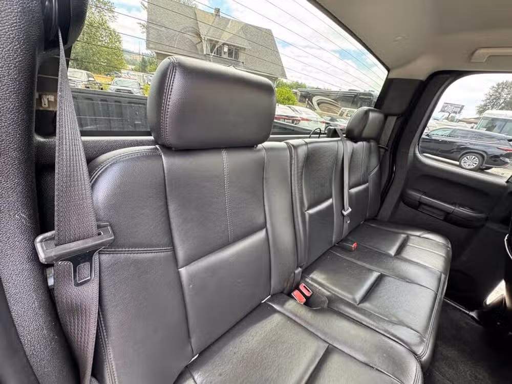2010 Chevrolet Silverado 1500 LTZ Ext Cab 6.2 V8 4x4 Image 21