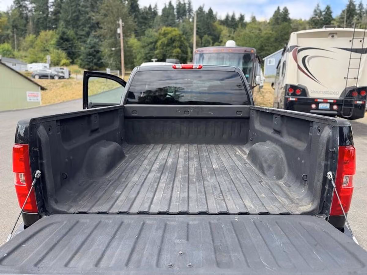 2010 Chevrolet Silverado 1500 LTZ Ext Cab 6.2 V8 4x4 Image 24