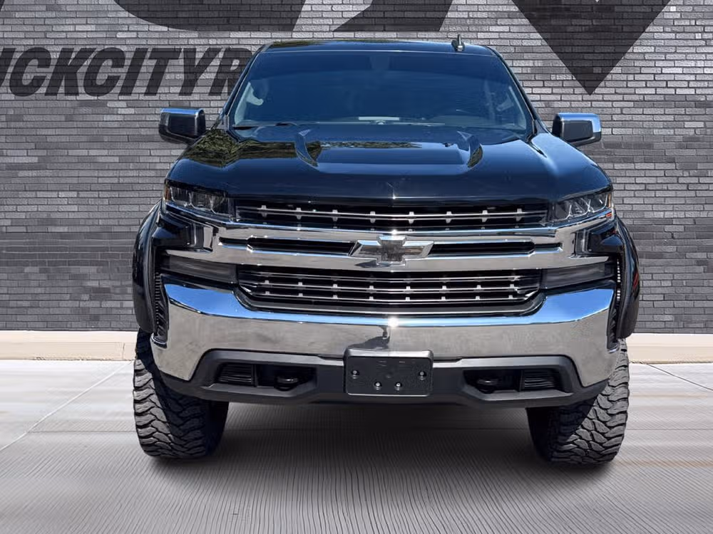 2019 Chevrolet Silverado 1500 Crew Cab LIFTED Lower Image 3