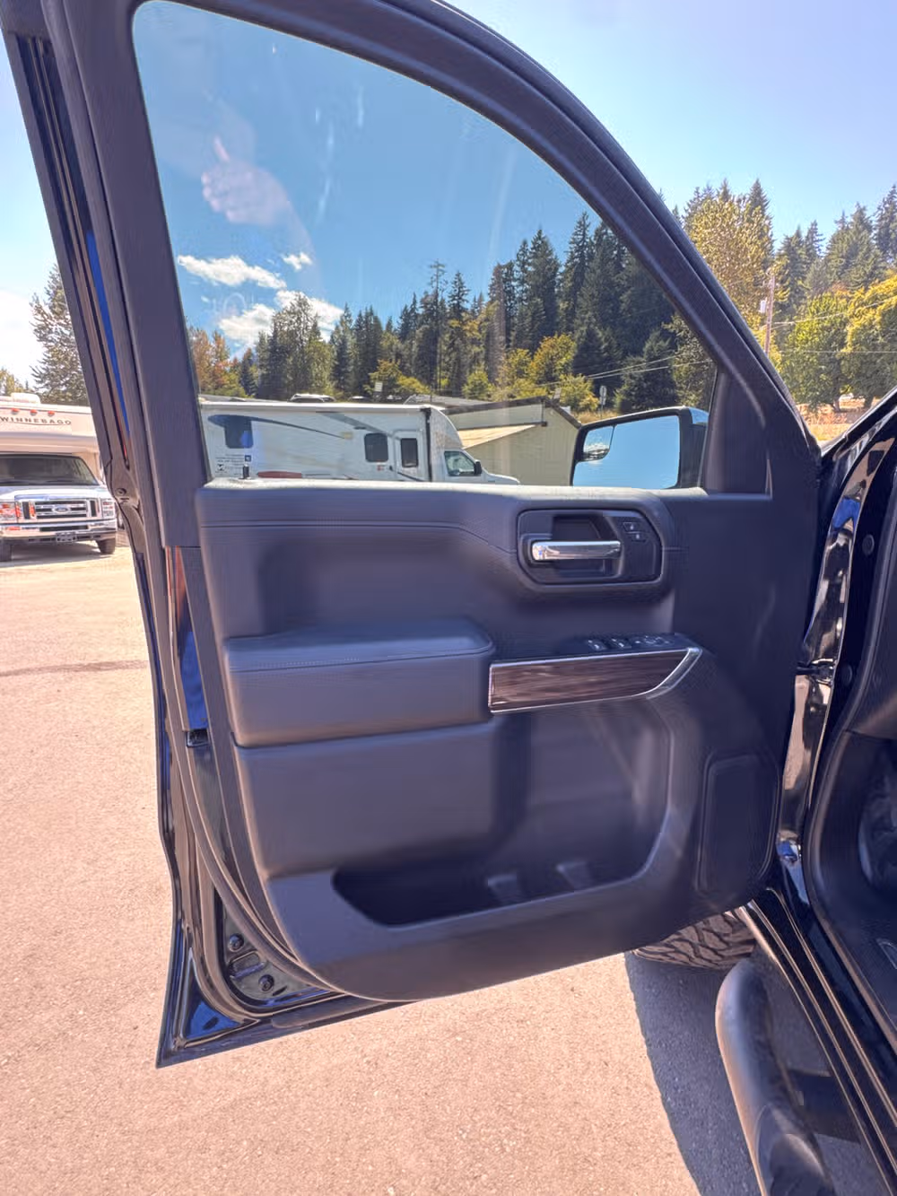 2019 Chevrolet Silverado 1500 Crew Cab LIFTED Image 21