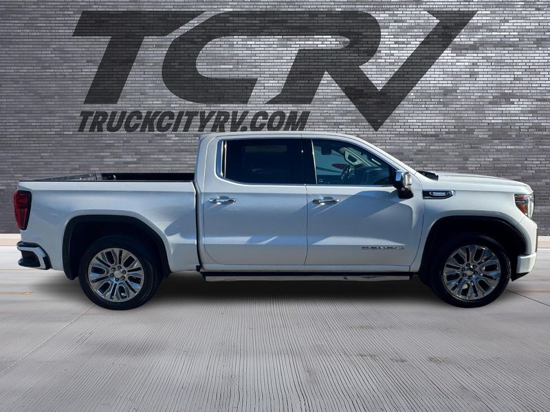 2021 GMC Sierra 1500 Denali Upper Image 2