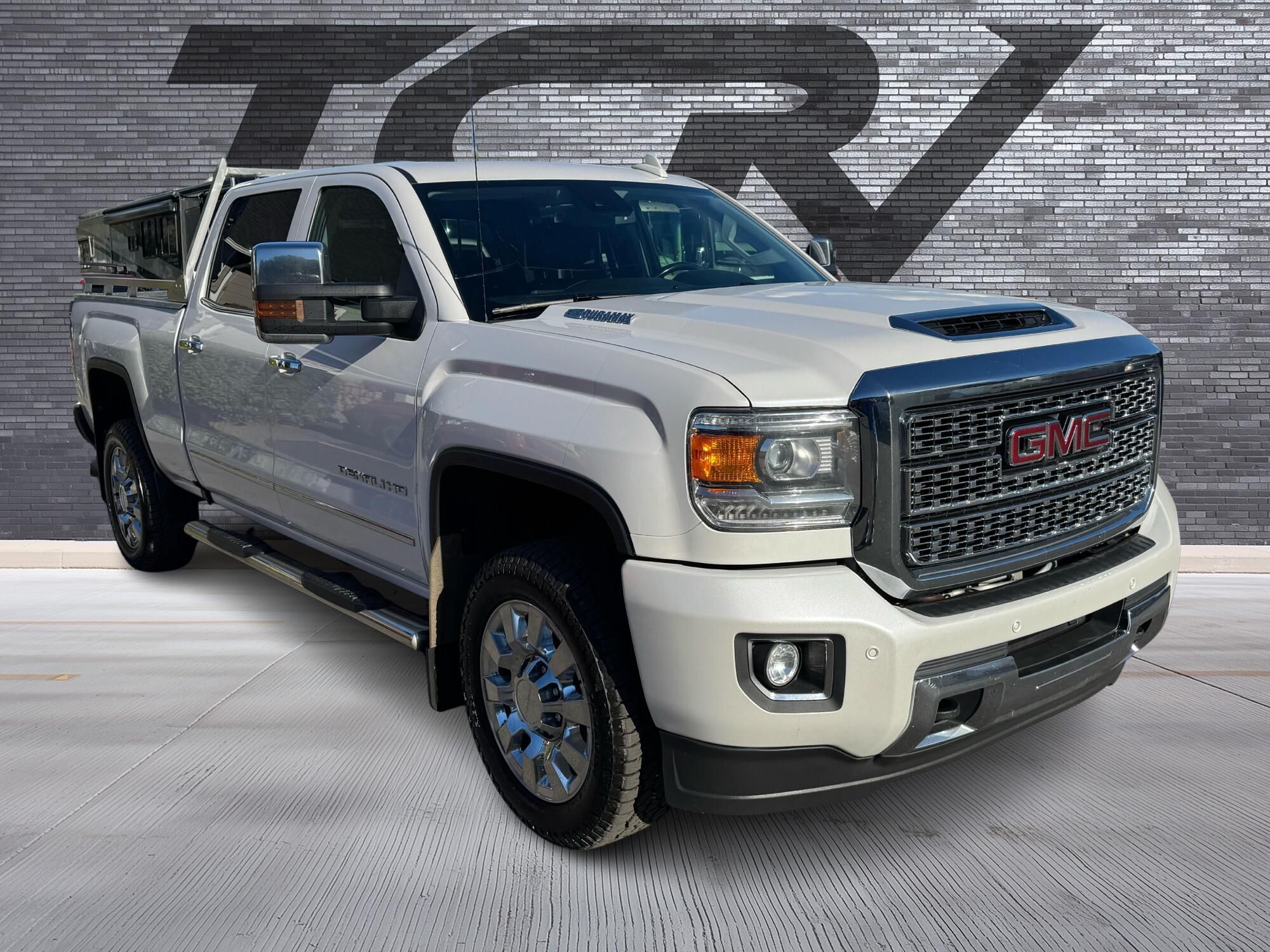 2019 GMC Sierra 2500HD Denali's photo