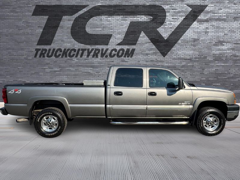 2007 Chevrolet Silverado 2500HD Classic LT1 Upper Image 2