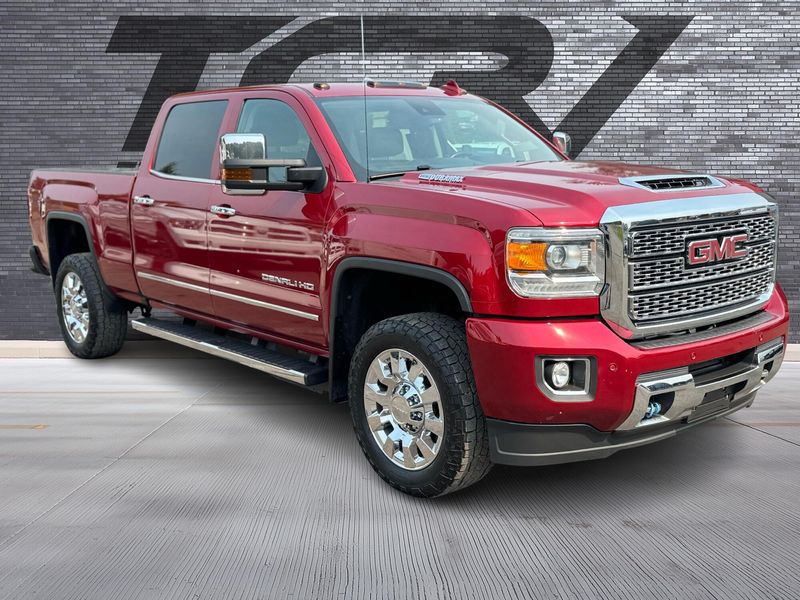 2019 GMC Sierra 2500HD Denali Crew Cab Duramax Diesel Upper Image 1