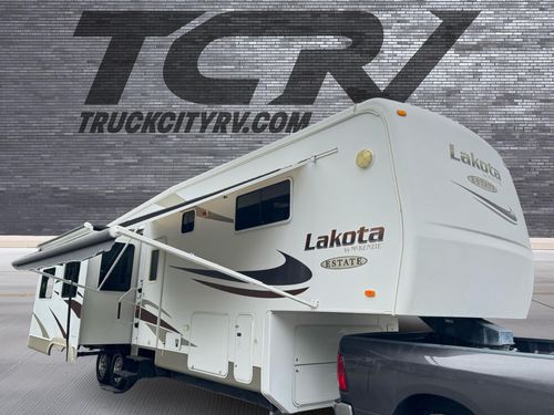 10841 - 2006 McKenzie Lakota