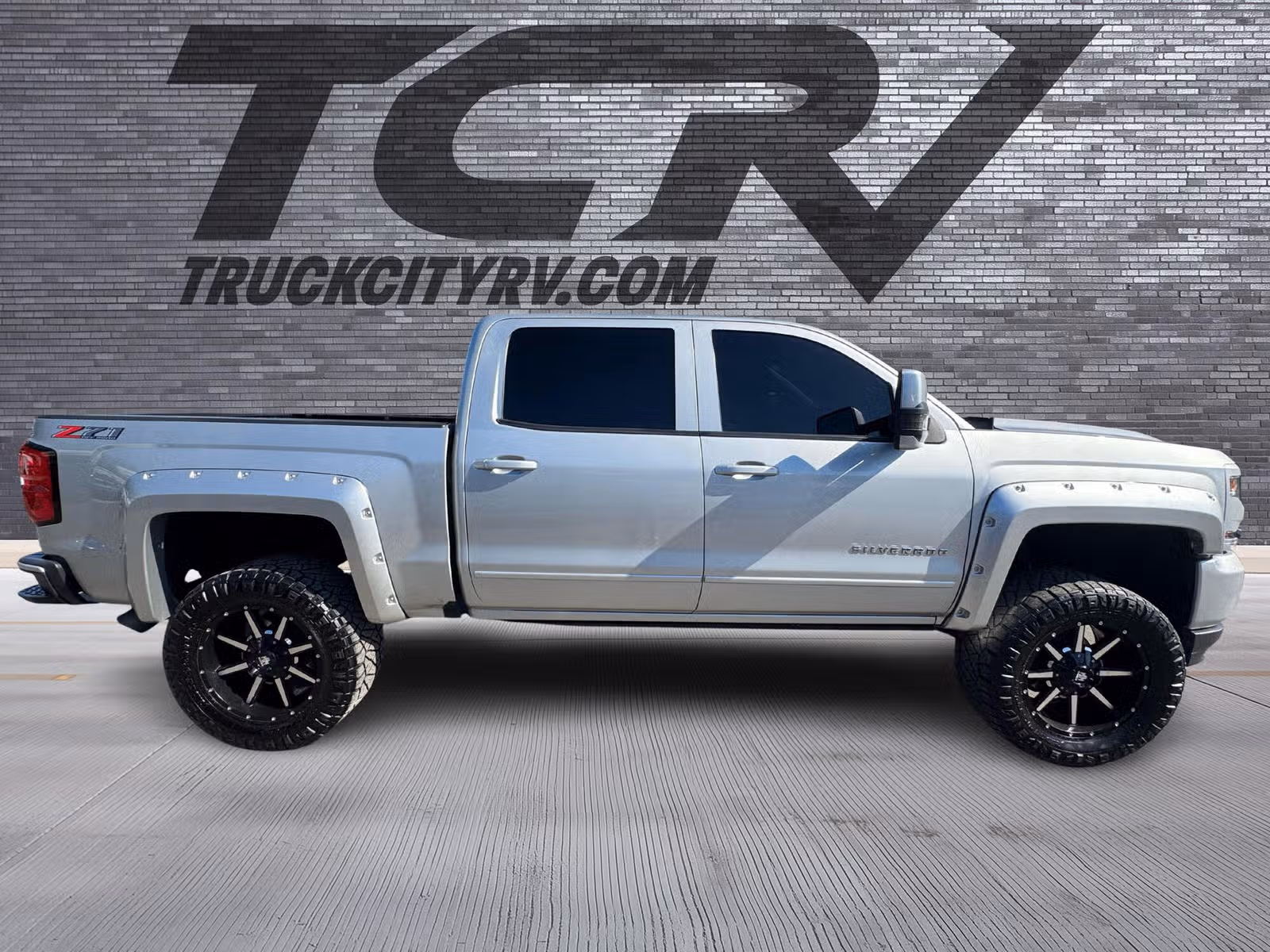 2018 Chevrolet Silverado 1500 LT Z71 Upper Image 2