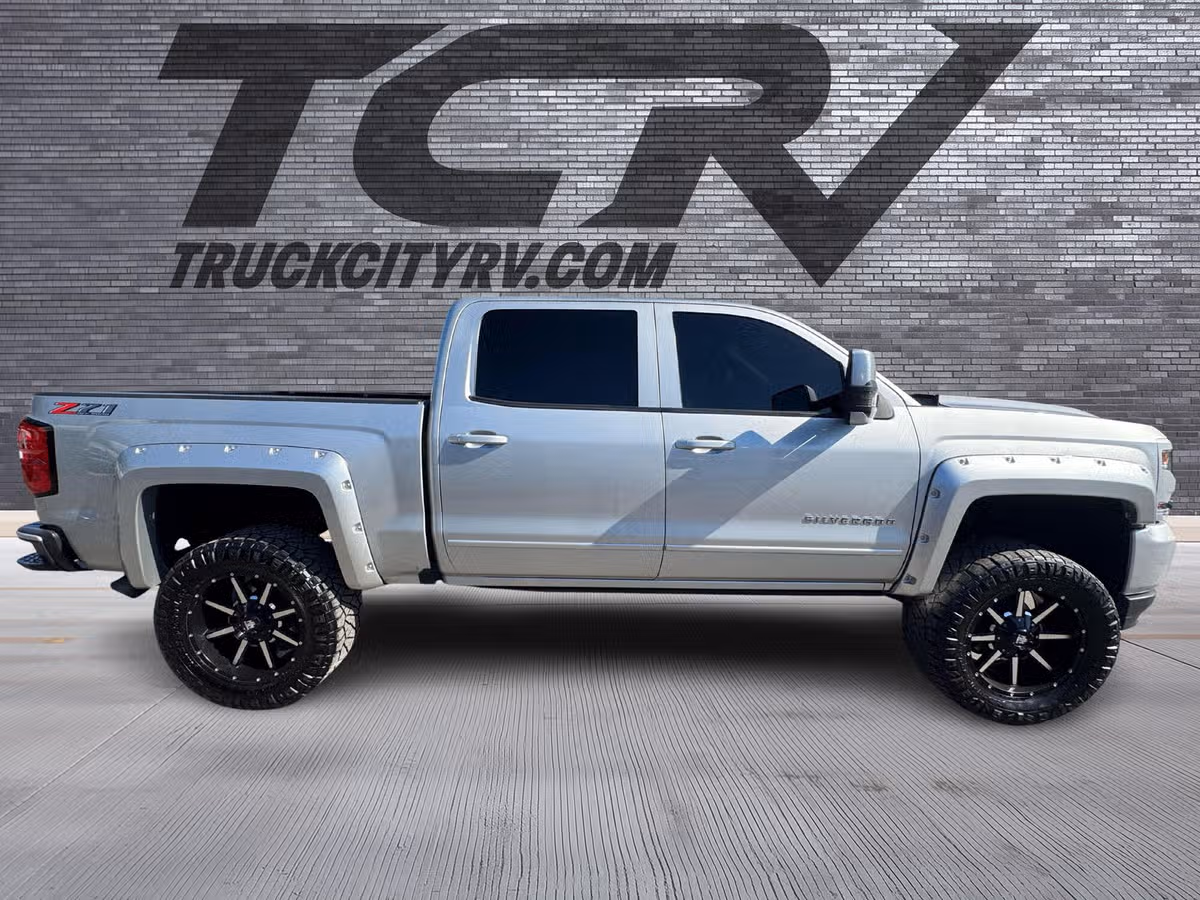 2018 Chevrolet Silverado 1500 LT Z71 Image 3