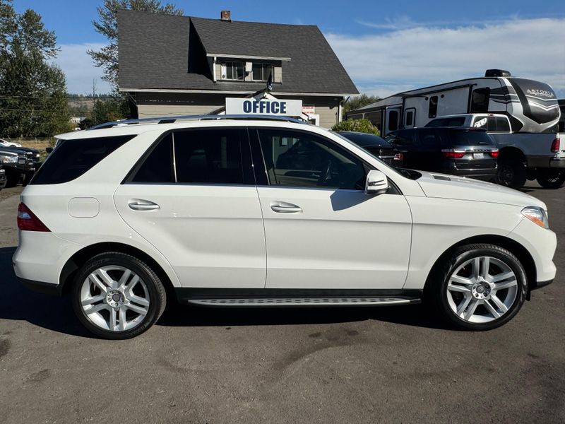 2014 Mercedes-Benz M-Class ML 350 Upper Image 2