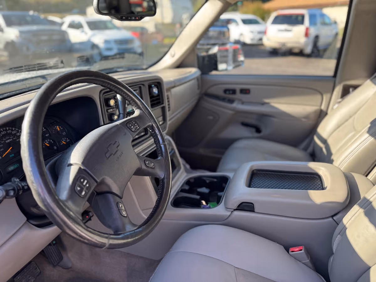 2005 Chevrolet Silverado 2500HD LT Image 11