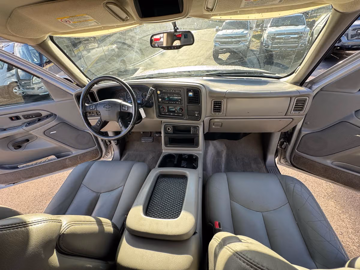 2005 Chevrolet Silverado 2500HD LT Image 22