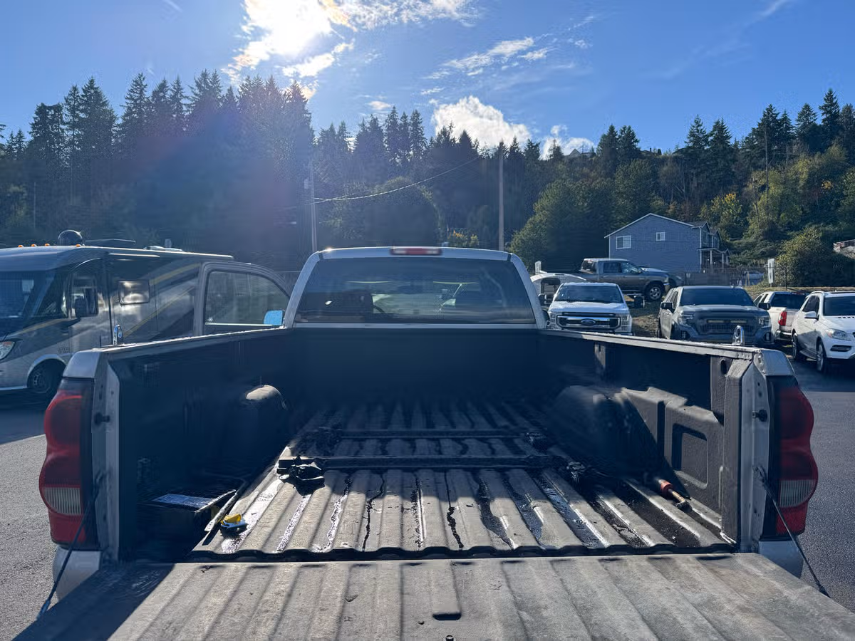 2005 Chevrolet Silverado 2500HD LT Image 23
