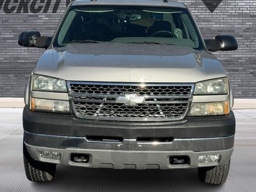 2005 Chevrolet Silverado 2500HD LT Lower Image 3