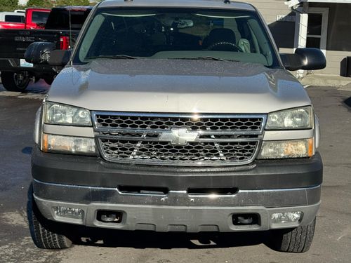 2005 Chevrolet Silverado 2500HD LT Lower Image 3