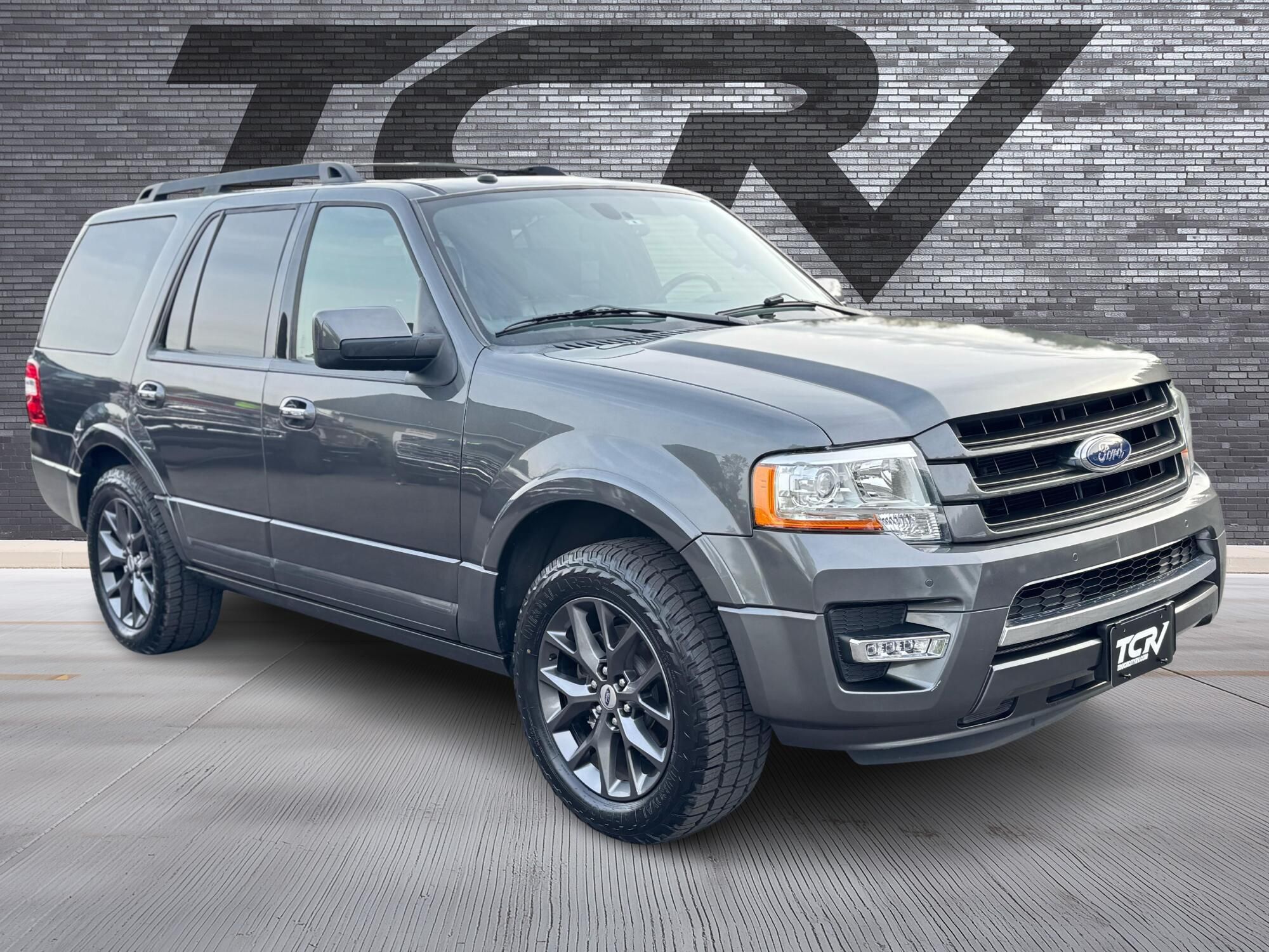 2017 Ford Expedition Limited's photo