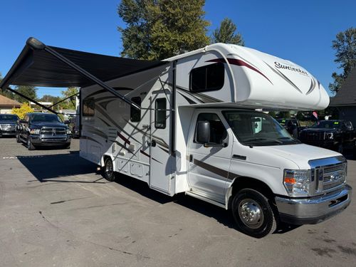 20087 - 2018 Forest River Sunseeker Class C 26FT