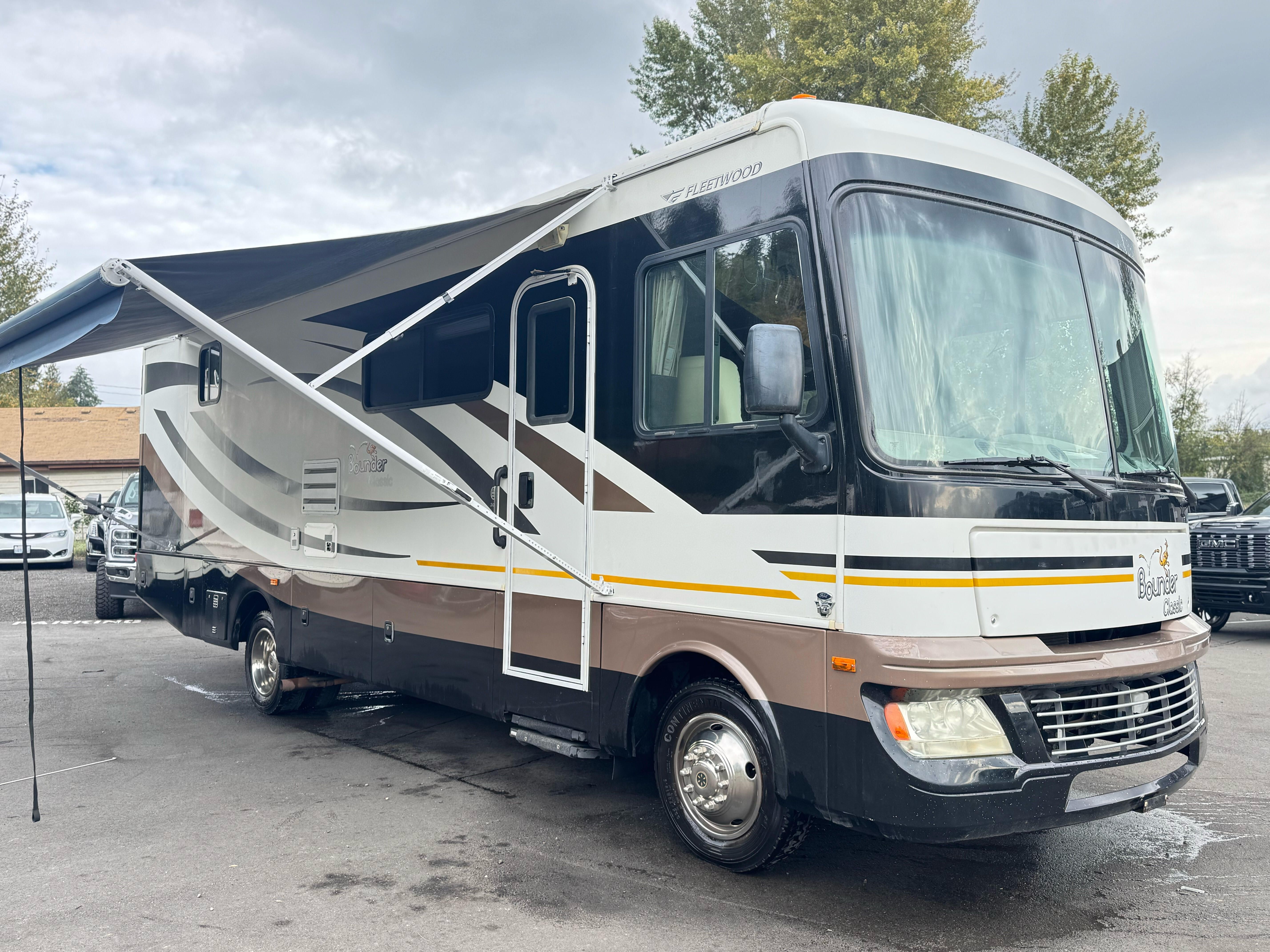 2011 Ford F-53's photo