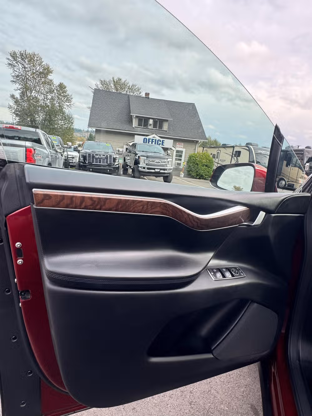 2016 Tesla Model X P90D Image 9