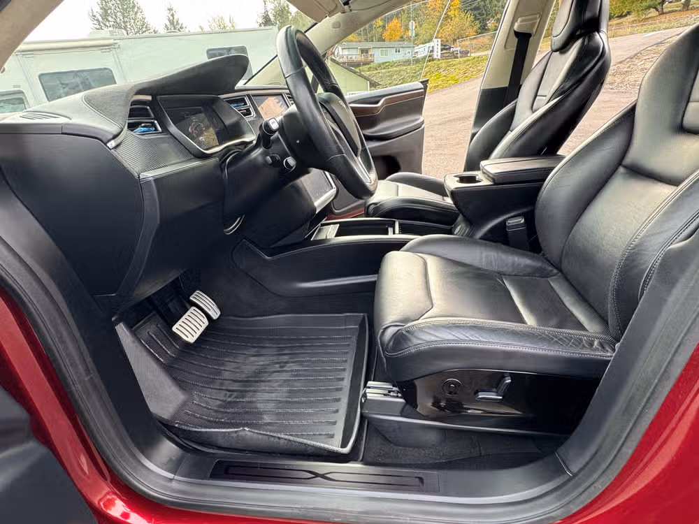 2016 Tesla Model X P90D Image 10