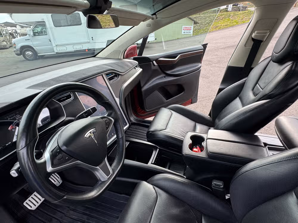 2016 Tesla Model X P90D Image 11