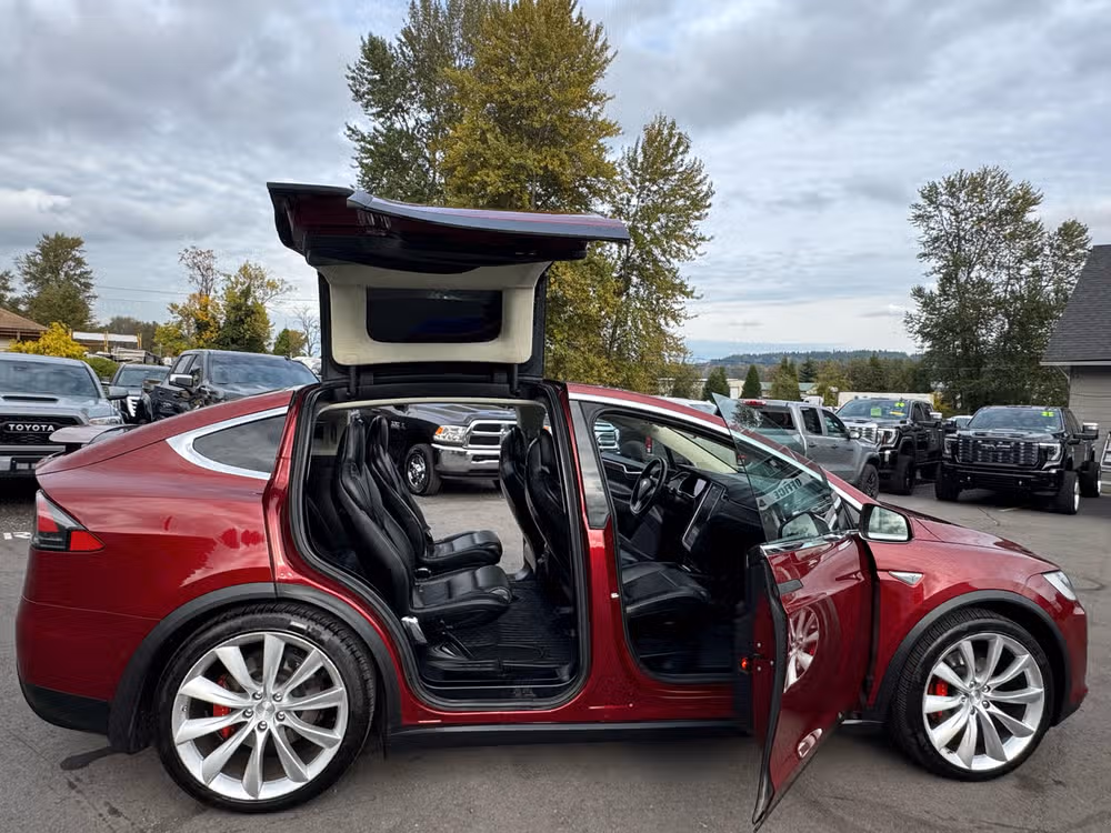 2016 Tesla Model X P90D Image 19