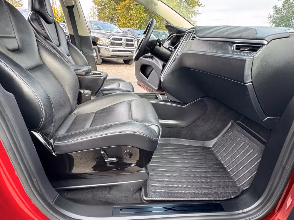 2016 Tesla Model X P90D Image 21