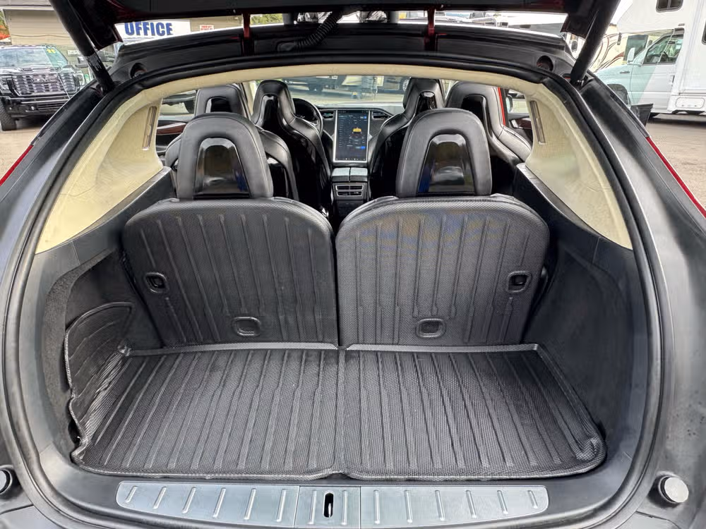 2016 Tesla Model X P90D Image 24