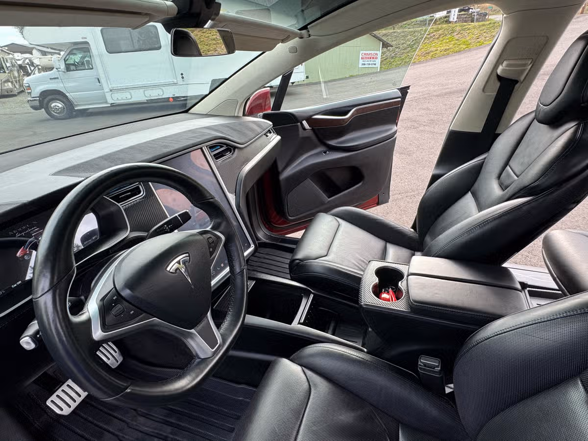 2016 Tesla Model X P90D Image 11