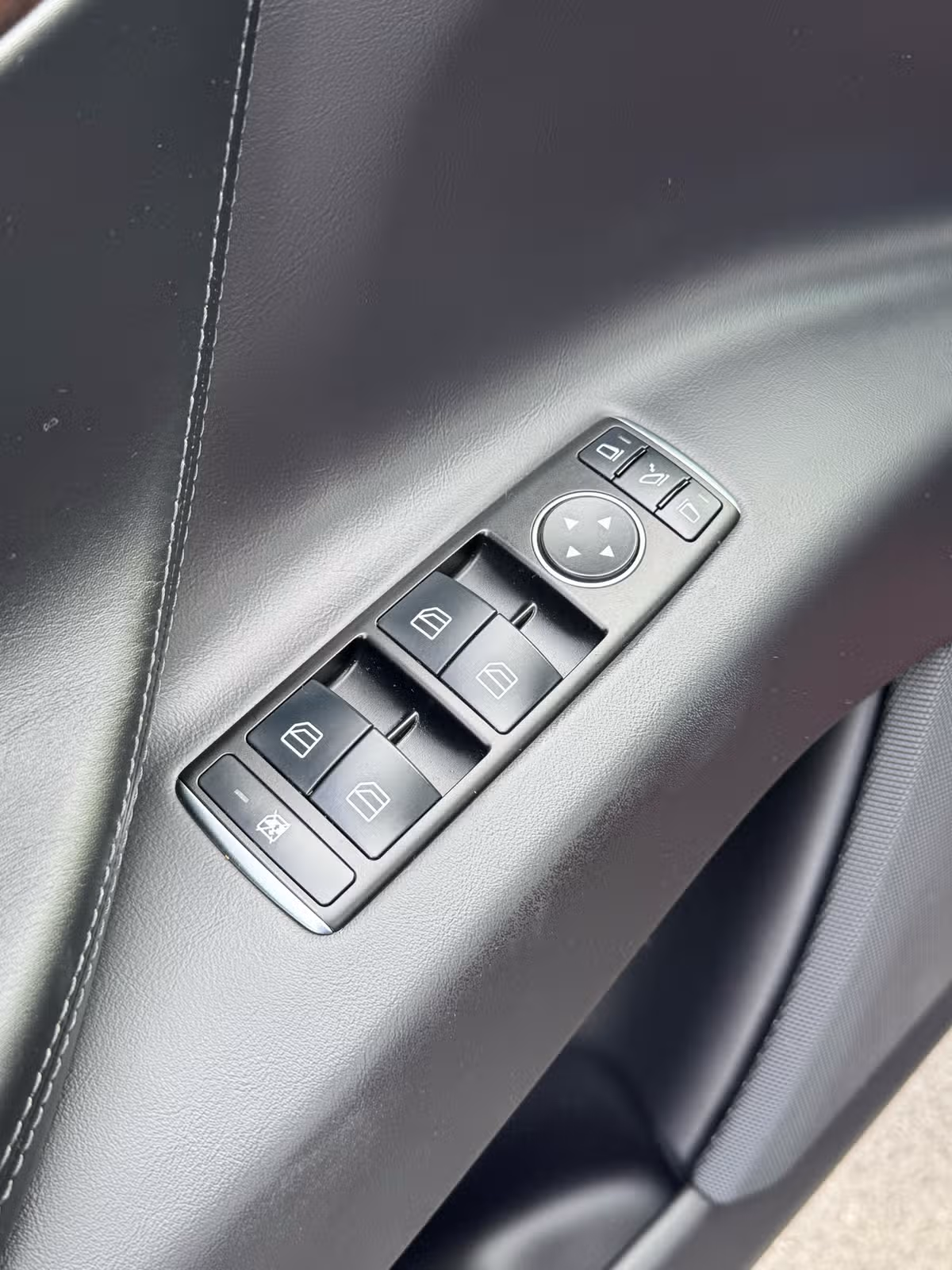 2016 Tesla Model X P90D Image 14