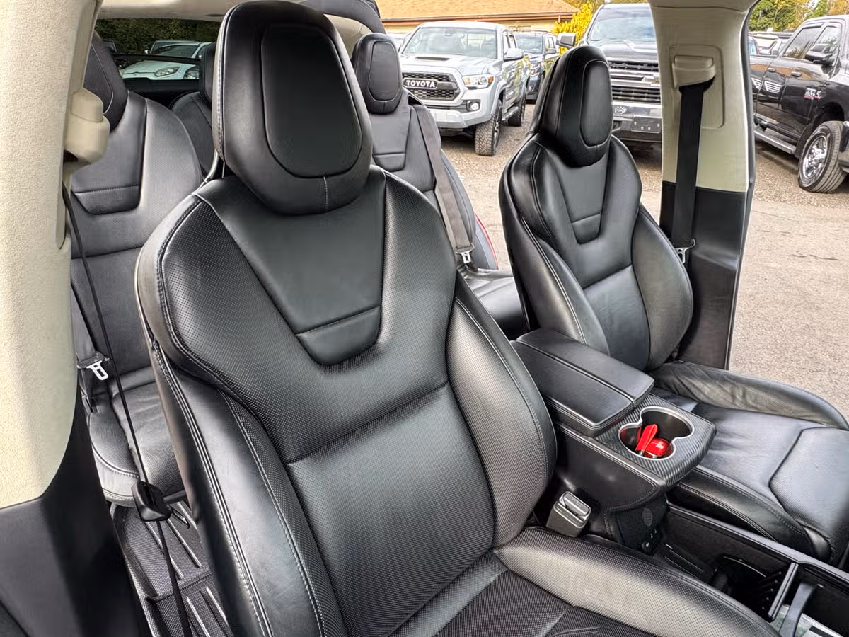 2016 Tesla Model X P90D Image 22