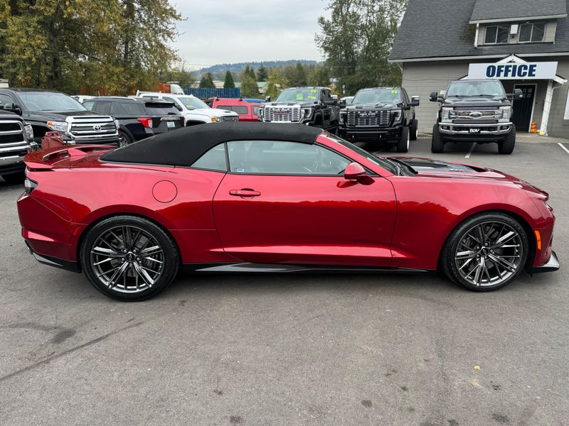 2023 Chevrolet Camaro ZL1 Upper Image 2