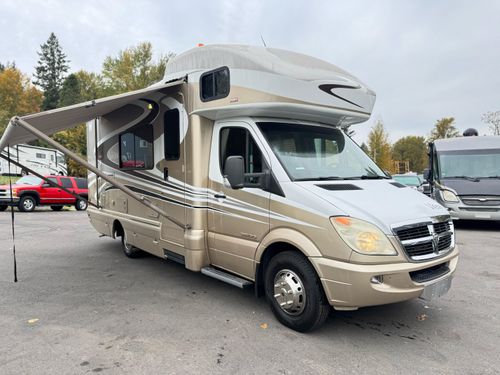8114 - 2008 Winnebago Vista