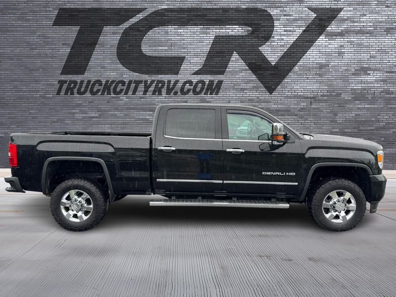 2016 GMC Sierra 3500HD Denali Upper Image 2