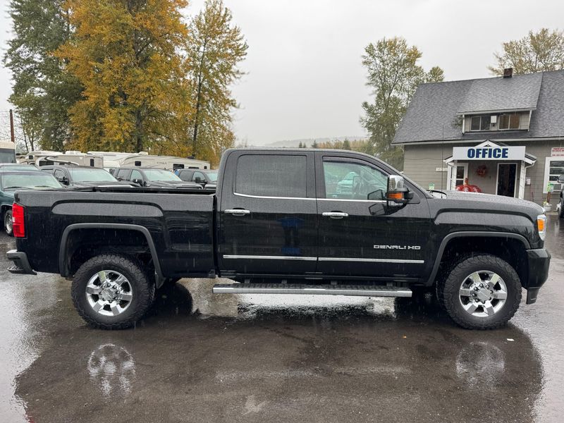 2016 GMC Sierra 3500HD Denali Upper Image 2