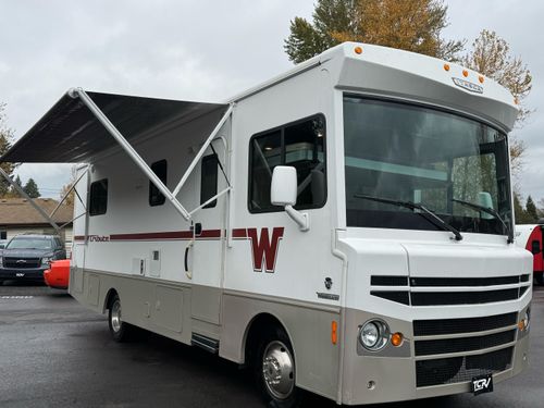 20041A - 2015 Winnebago Tribute