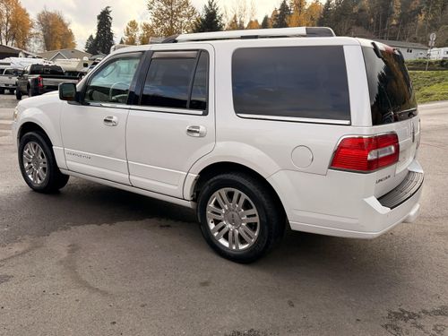 2011 Lincoln Navigator Base Lower Image 3