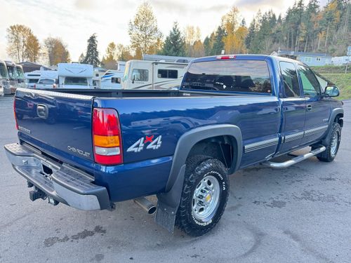 2002 Chevrolet Silverado 2500HD LT 4x4 Lower Image 1