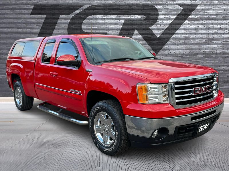 2011 GMC Sierra 1500 SLE Extended Cab 4x4 39,911 low miles Upper Image 1