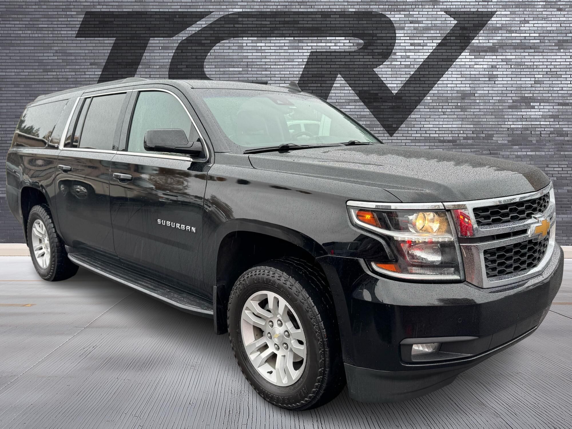 2019 Chevrolet Suburban LT's photo