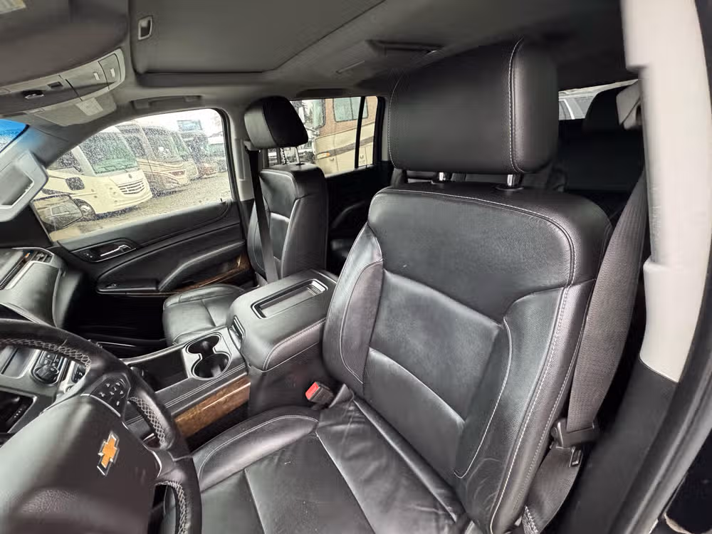2019 Chevrolet Suburban LT Image 18